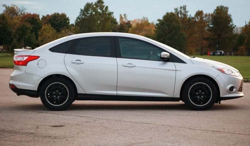 2013 Ford Focus SE, CarFax Certified, Bluetooth, AUX full