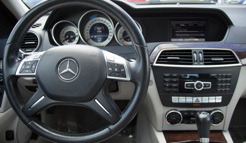 2013 Mercedes-Benz C-Class AWD C 300 Luxury 4MATIC, Navigation, 4matic full