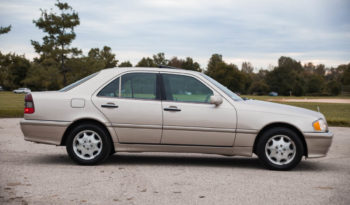 2000 Mercedes Benz C-Class, Low Mileage, Moon Roof, Alloy Wheels full