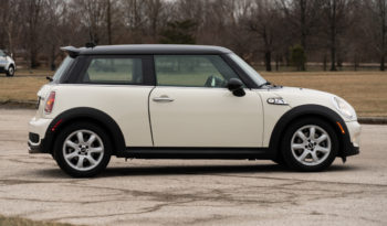 2009 MINI Cooper S Hardtop, Manual, Leather Seats, Satellite Features, Bluetooth Wireless, Sports Package full