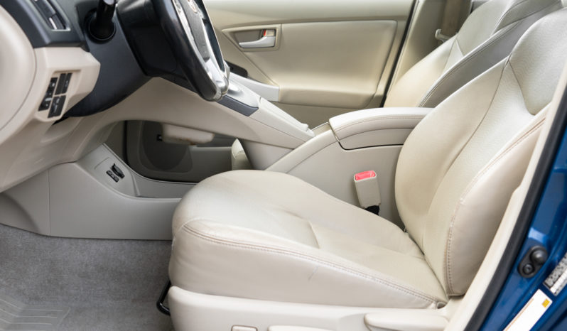 2010 Toyota Prius V, NAV, Heated Leather Seats, Power Sunroof, Bluetooth Wireless, Alloy Wheels, Premium Sound full