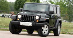 2010-jeep-wrangler-sahara01