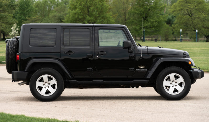 2010 Jeep Wrangler Unlimited Sahara, 4×4, NAV, Towing Package, Premium Infinity Stereo System full