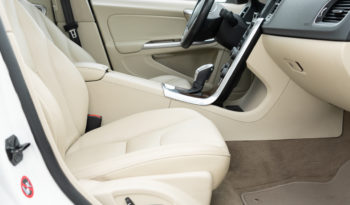 2013 Volvo S60 T6 Platinum, AWD, NAV, Backup Camera, Power Sunroof, Leather Seats full