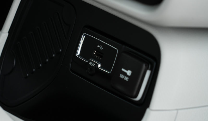 2015 Jeep Renegade Latitude, Manual, NAV, Bluetooth Wireless, Backup Camera, Alloy Wheels full