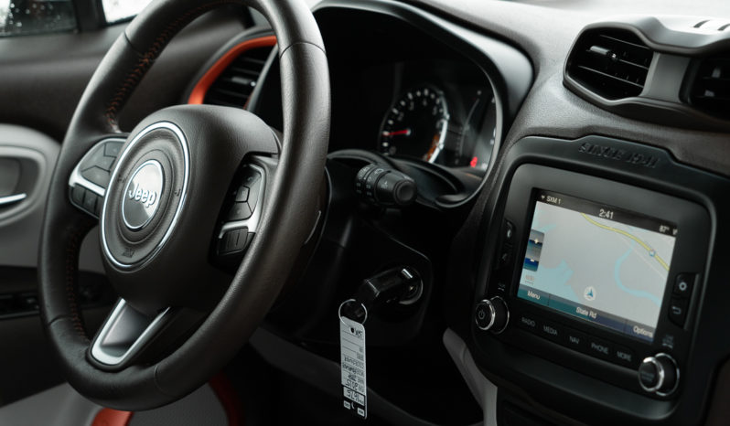 2015 Jeep Renegade Latitude, Manual, NAV, Bluetooth Wireless, Backup Camera, Alloy Wheels full