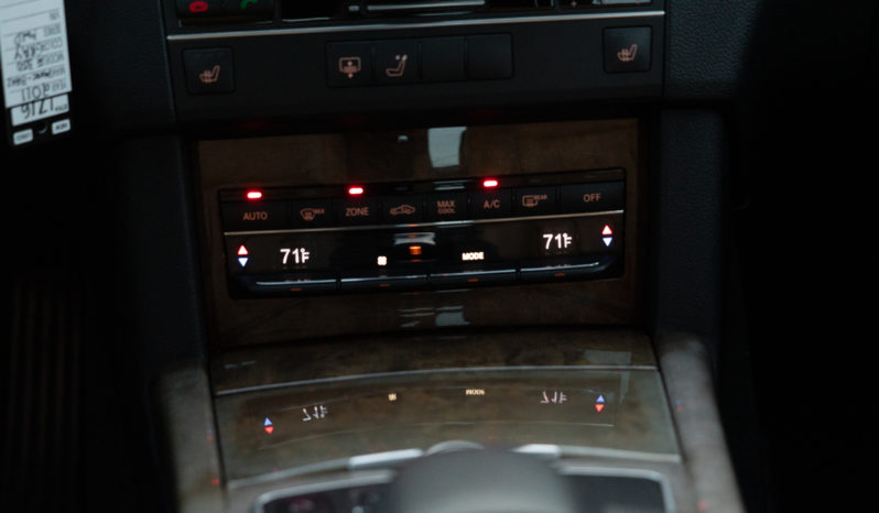 2011 Mercedes-Benz E350 4MATIC, AWD, NAV, Heated Leather Seats, Sunroof, Alloy Wheels full