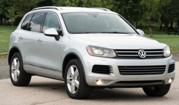 2013 Volkswagen Touareg VR6, AWD, NAV, Heated Leather Seats, Panoramic Sunroof, Alloy Wheels full